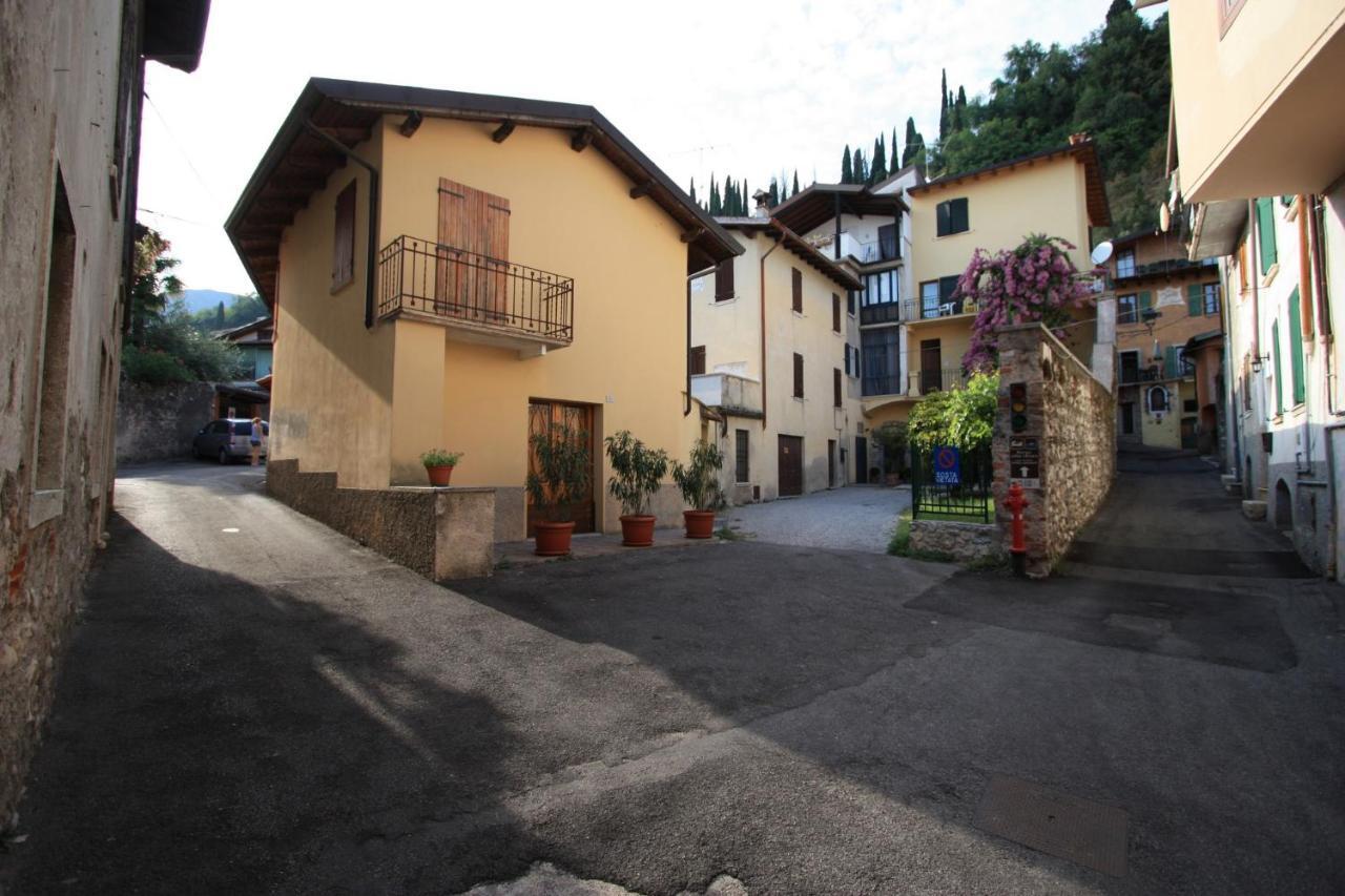 Casa Marsilva - Holiday Apartment With Roof Terrace, Near The Lake トスコラーノ・マデルノ エクステリア 写真