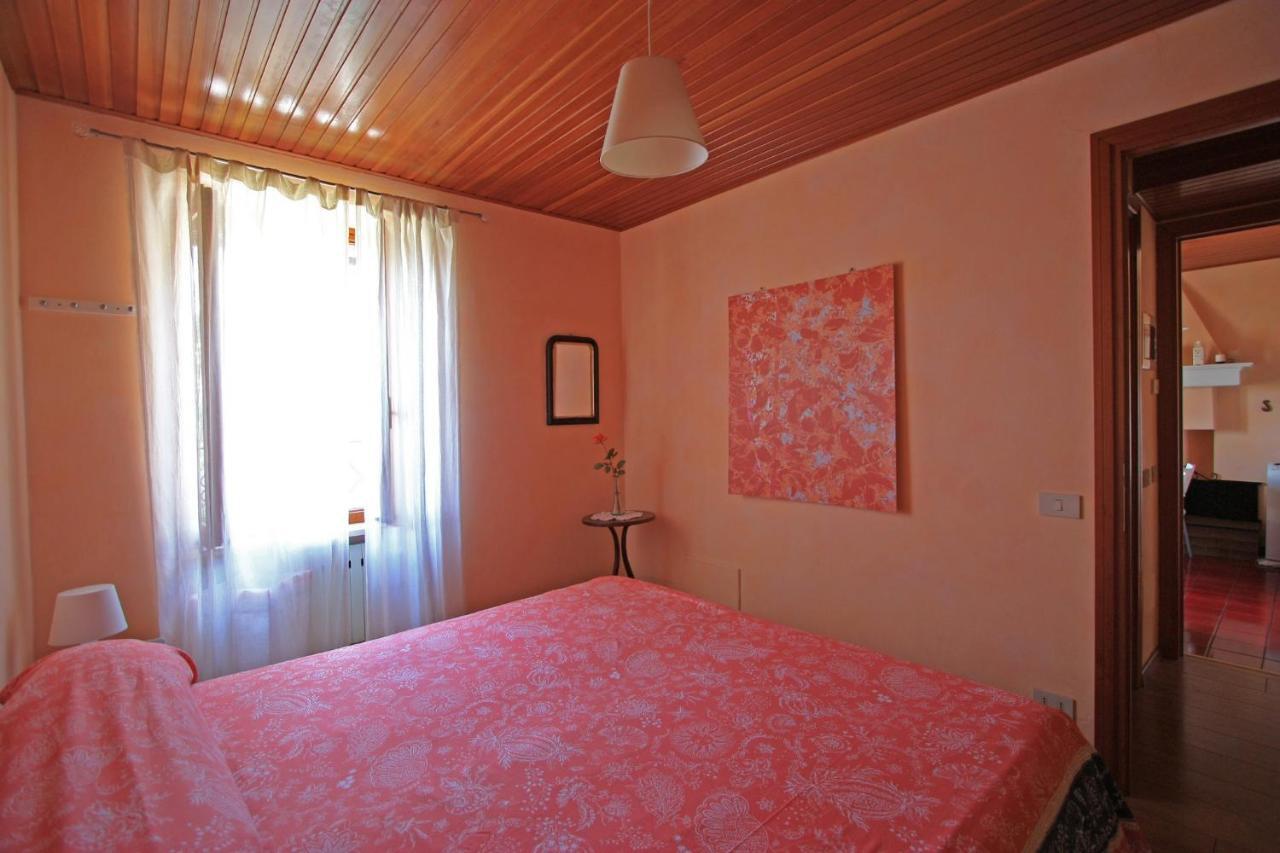 Casa Marsilva - Holiday Apartment With Roof Terrace, Near The Lake トスコラーノ・マデルノ エクステリア 写真